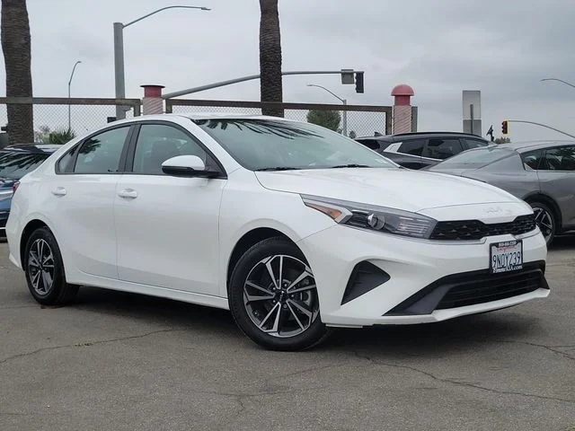 Used 2024 Snow White Pearl Kia LXS image 1
