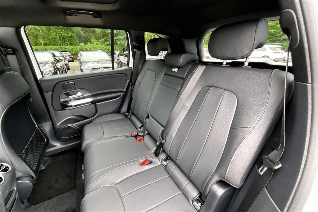 New 2026 Polar White Mercedes-Benz GLB 250 image 10