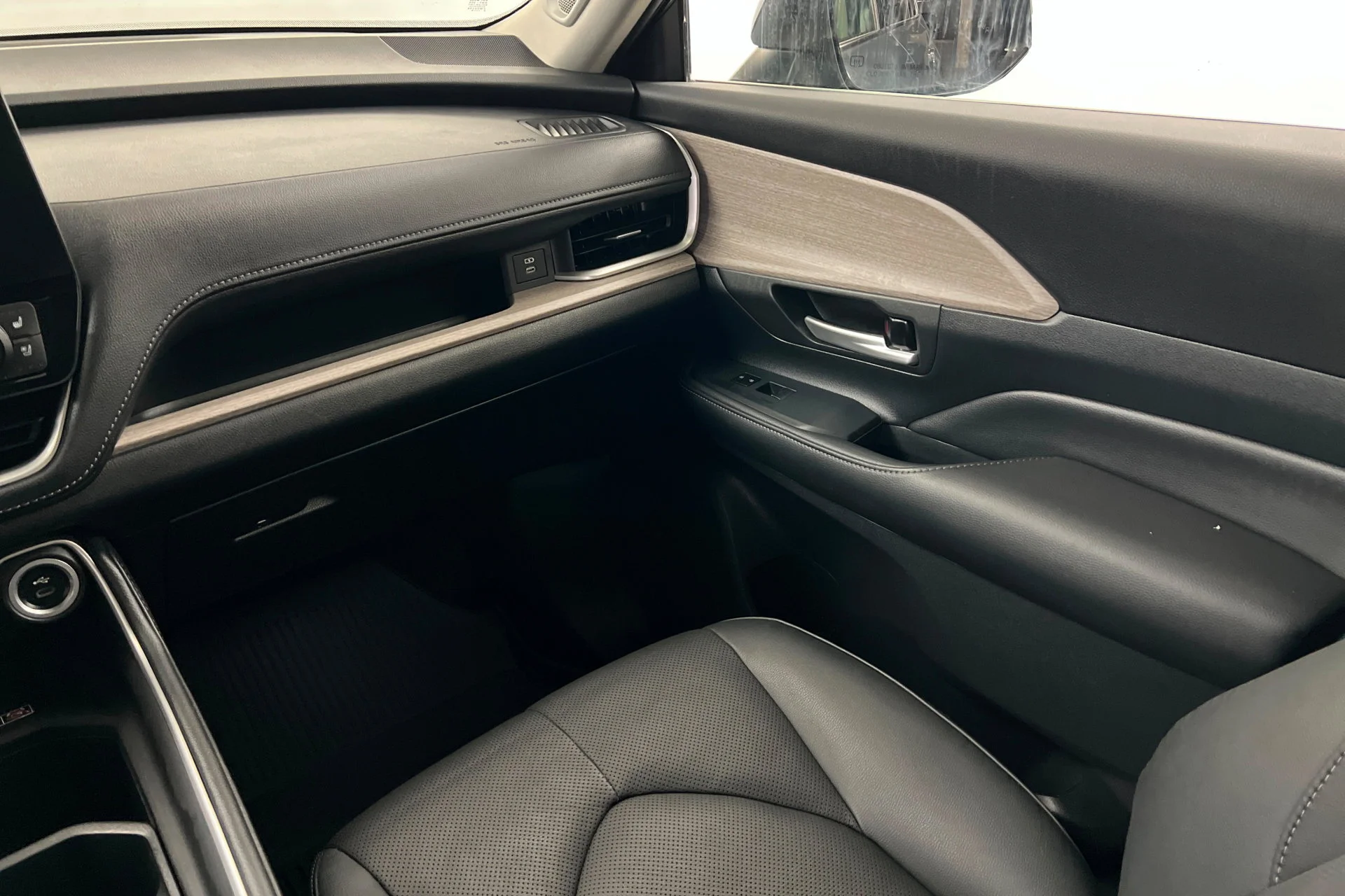 2024 Toyota Grand Highlander Limited - Photo 10