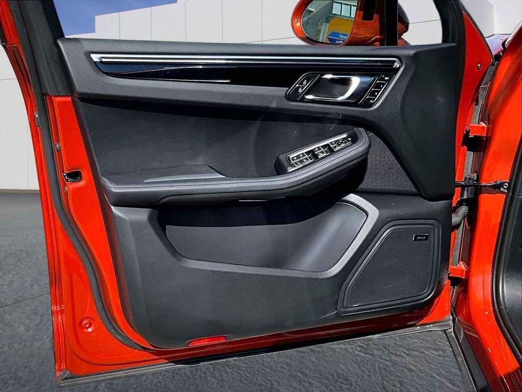 Used 2022  Porsche S image 19