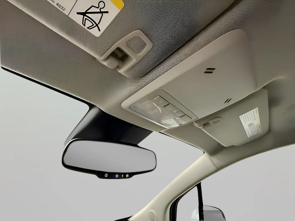 Used 2022 Summit White Buick Preferred image 28