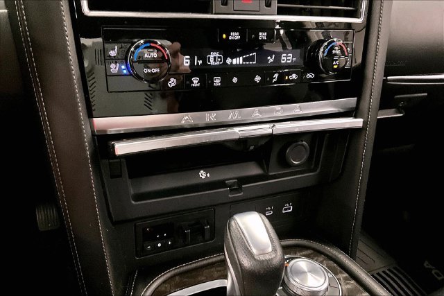 Used 2021 Aspen White Tricoat Nissan Platinum image 31