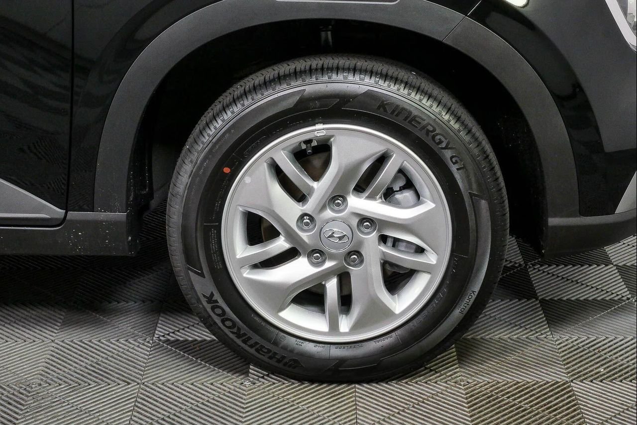 New 2026 Onyx Black Hyundai SE image 70