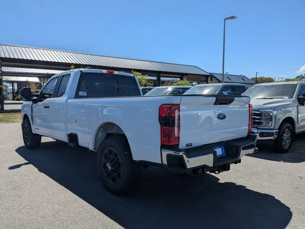 New 2026 Oxford White Ford XL image 6