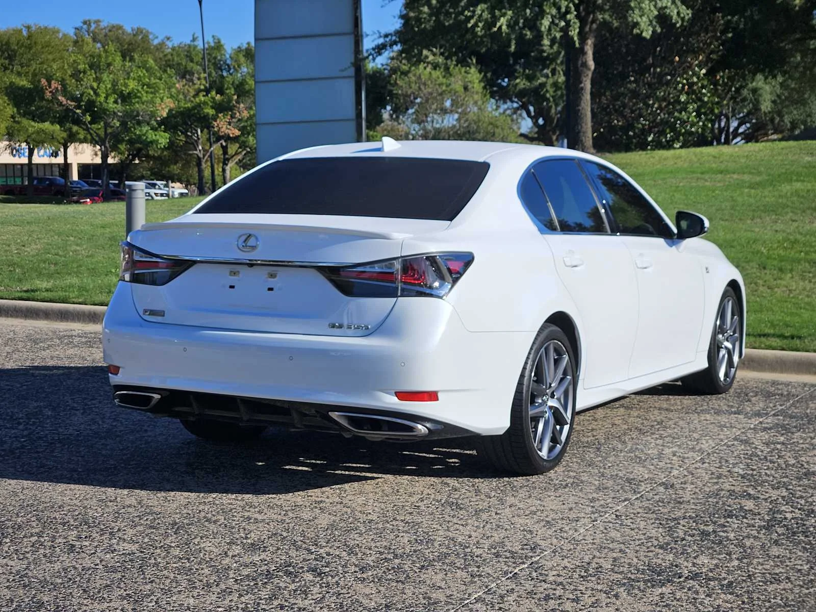 Certified Used 2020 ULTRA WHITE Lexus F SPORT image 4