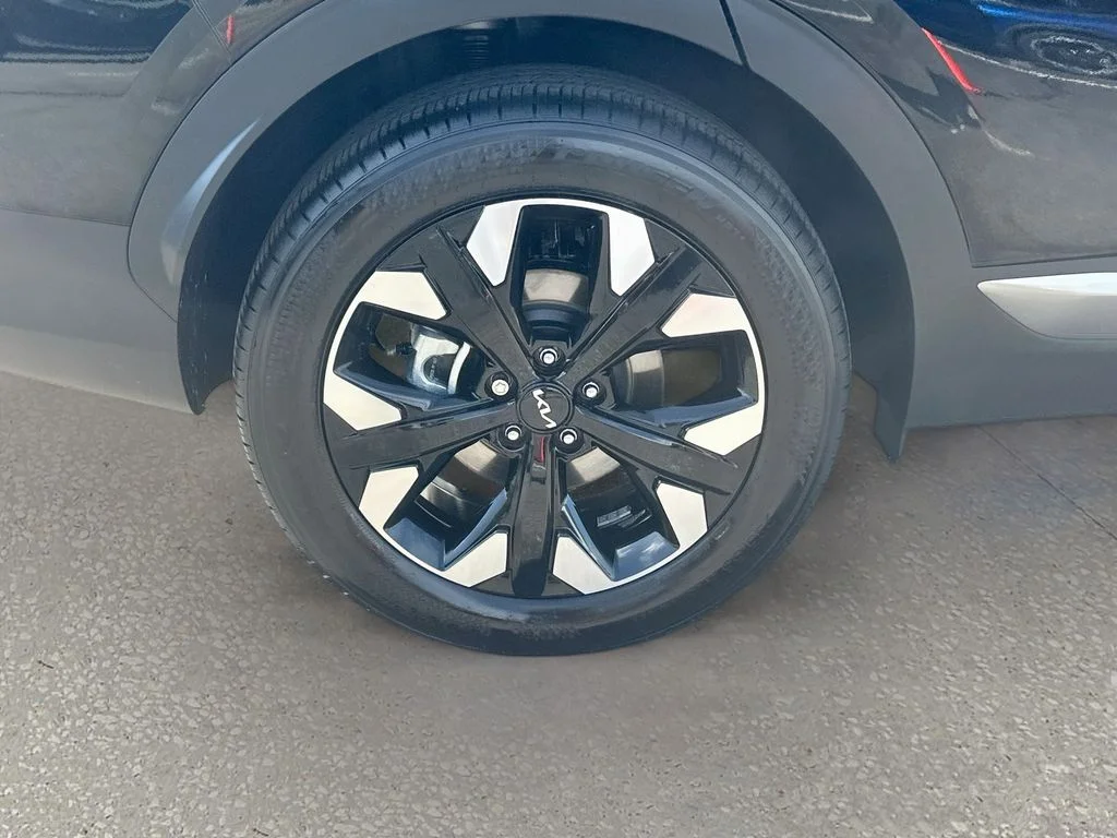Certified Used 2024 Black Kia X-Line image 31