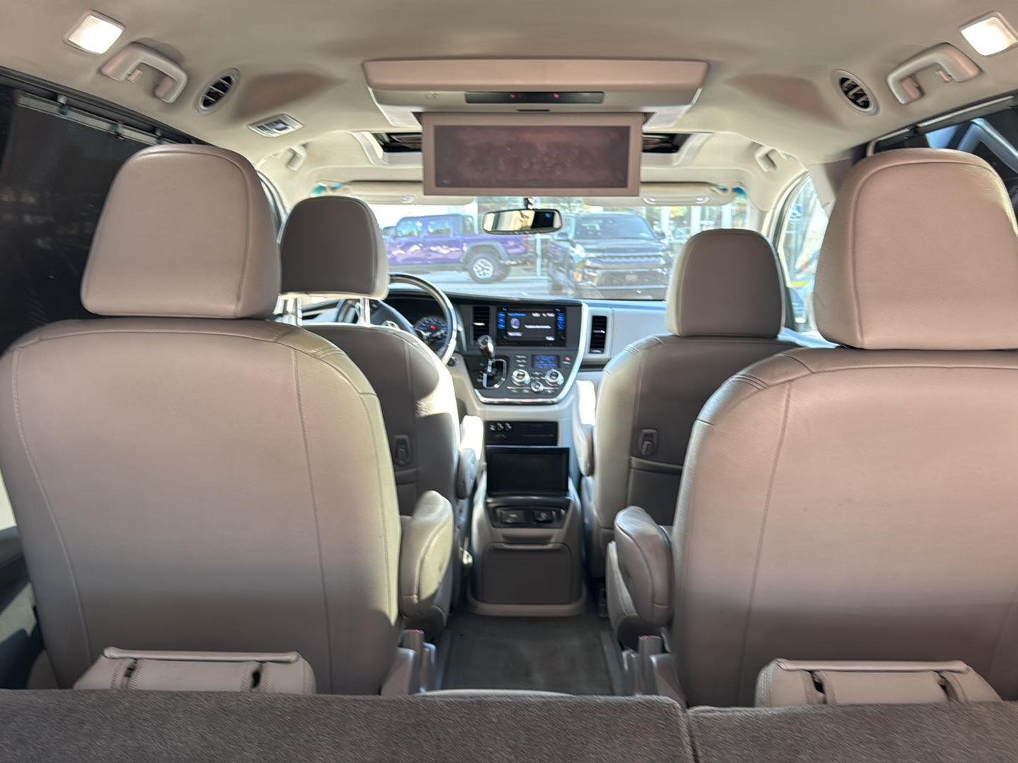 2017 Toyota Sienna XLE Premium - Photo 7