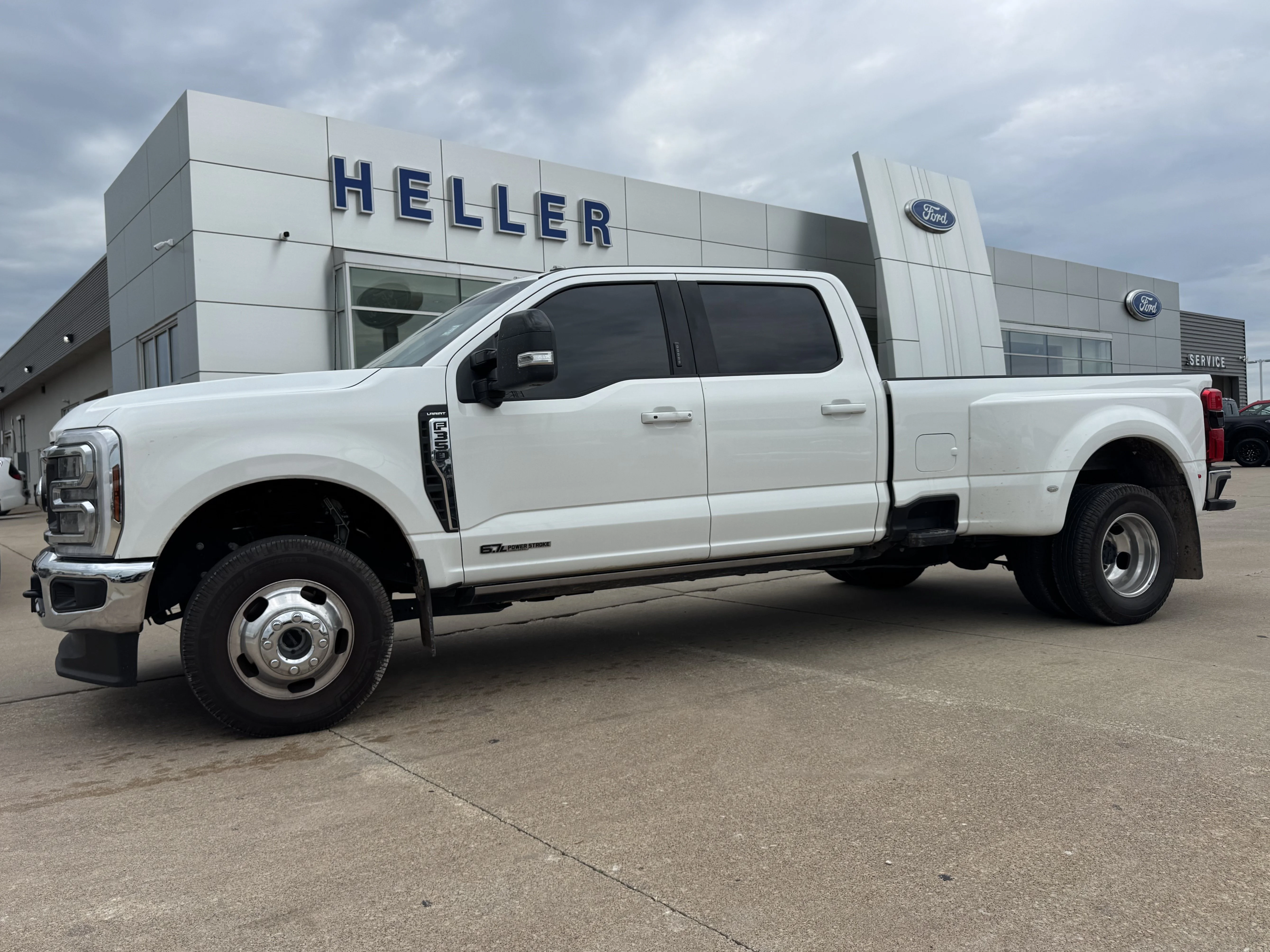 Used 2024 White Metallic Ford Lariat image 3