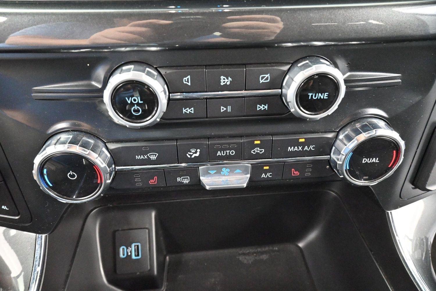 Used 2022 Agate Black Ford XLT image 27