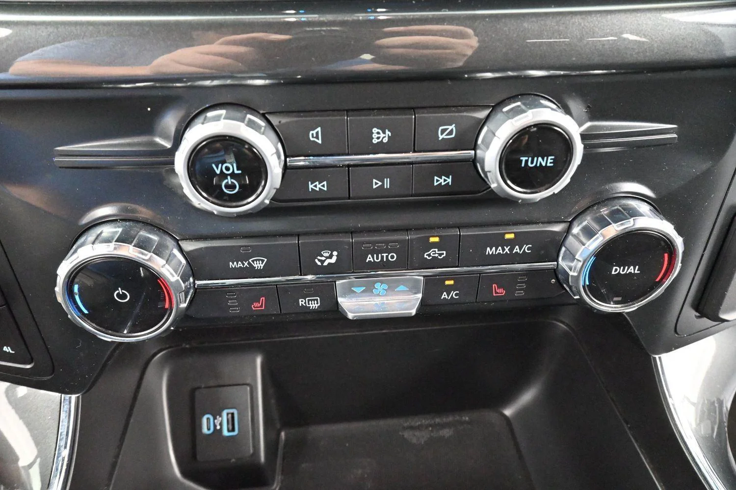 Used 2022 Agate Black Ford XLT image 27