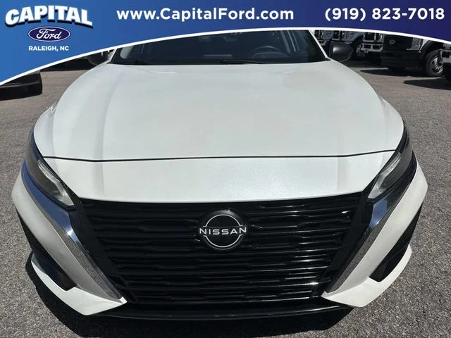 Used 2024 White Nissan 2.5 SV image 10