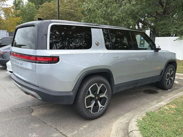 Used 2024  Rivian Adventure image 6