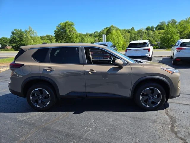 Used 2025 Beige/tan Nissan SV image 9