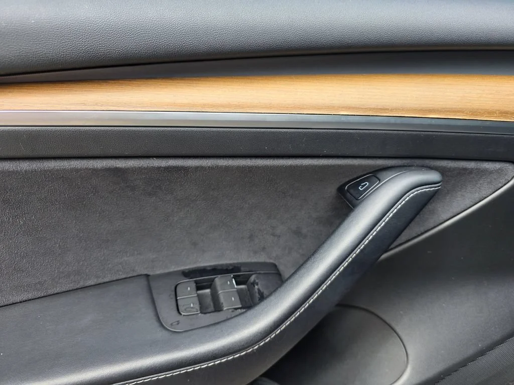 Used 2022  Tesla Long Range image 15