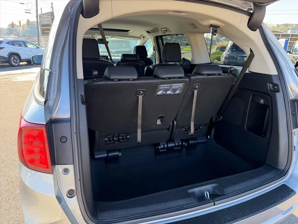 Used 2025 Silver Honda EX-L image 27