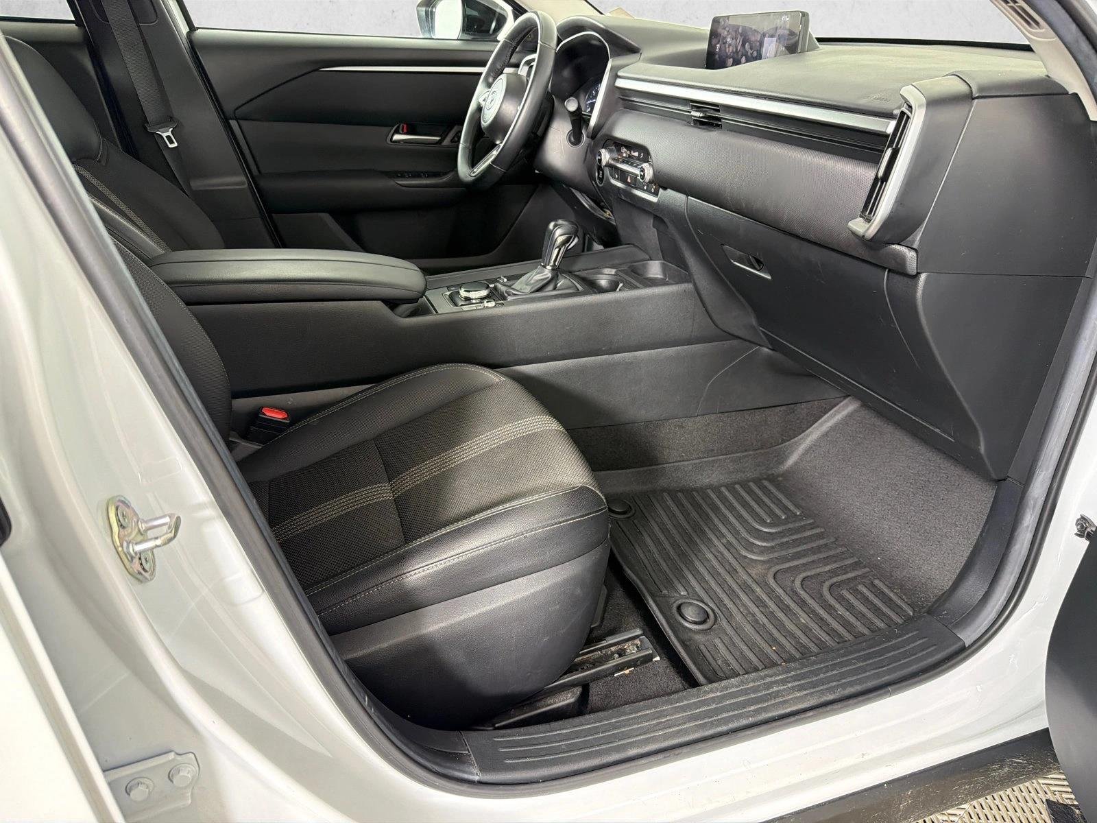 Used 2025 Wind Chill Pearl Mazda 2.5 S Preferred Package image 13