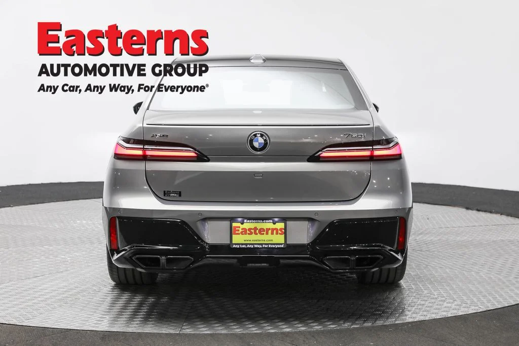 Used 2023 Gray BMW 760i xDrive image 6