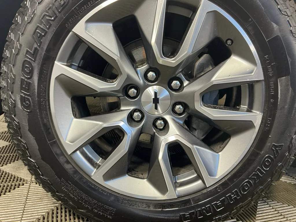Used 2024 Summit White Chevrolet RST image 7