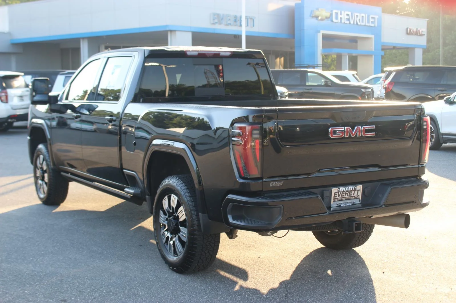 Used 2024 Onyx Black GMC AT4 image 5