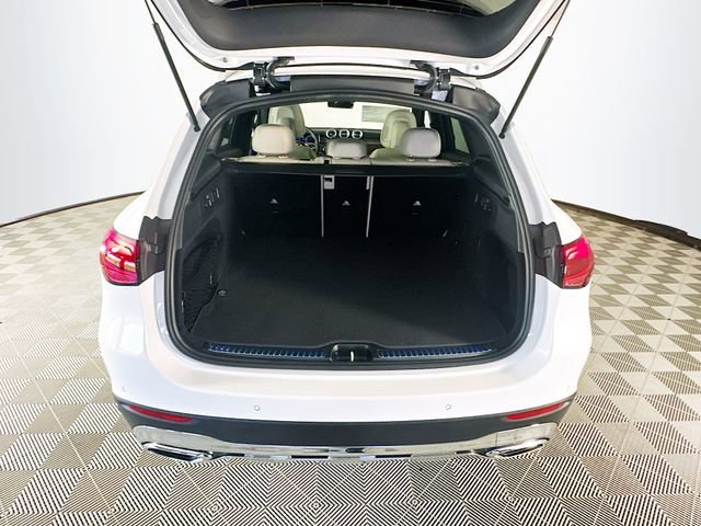 New 2026 MANUFAKTUR Moonlight White Metallic Mercedes-Benz GLC 300 image 57