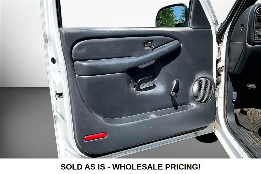 Used 2002 White Chevrolet Base image 19