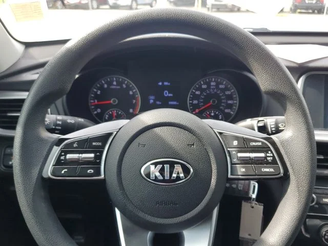 Used 2020 White Kia LX image 21
