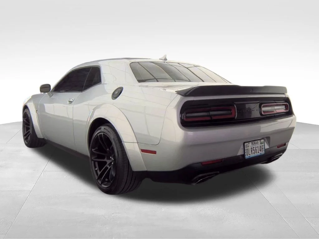 Used 2023  Dodge R/T Scat Pack Widebody image 4