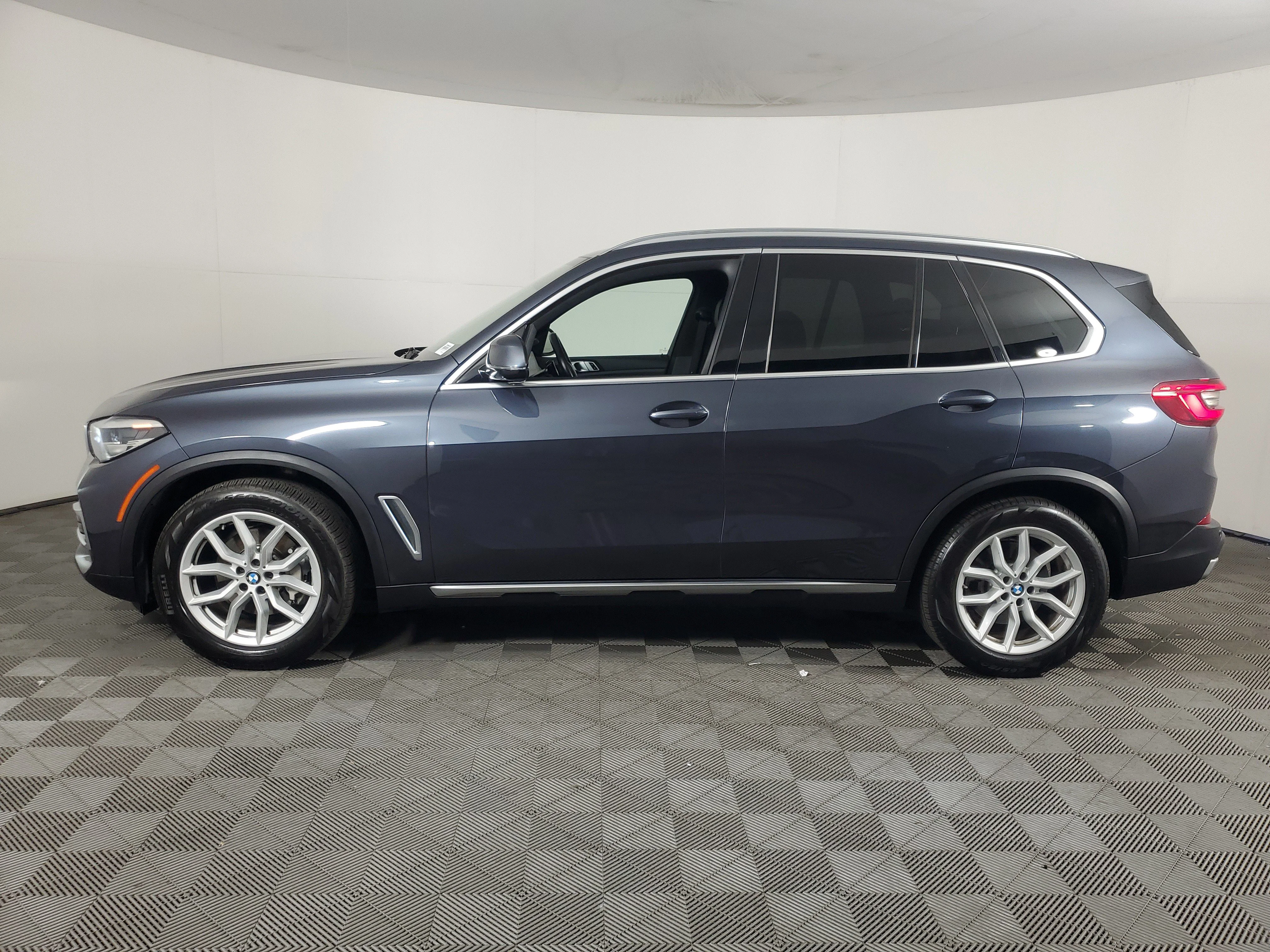 Used 2019 Arctic Gray Metallic BMW xDrive40i image 7