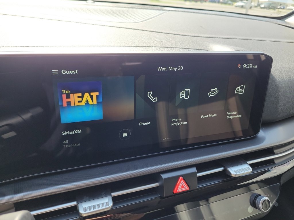 New 2026 Glacial White Pearl Kia EX image 32