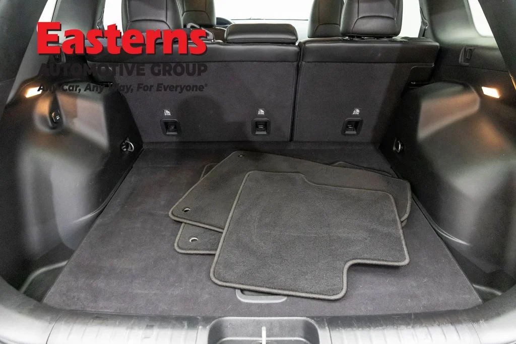 Used 2021 Black Jeep Latitude Plus image 9