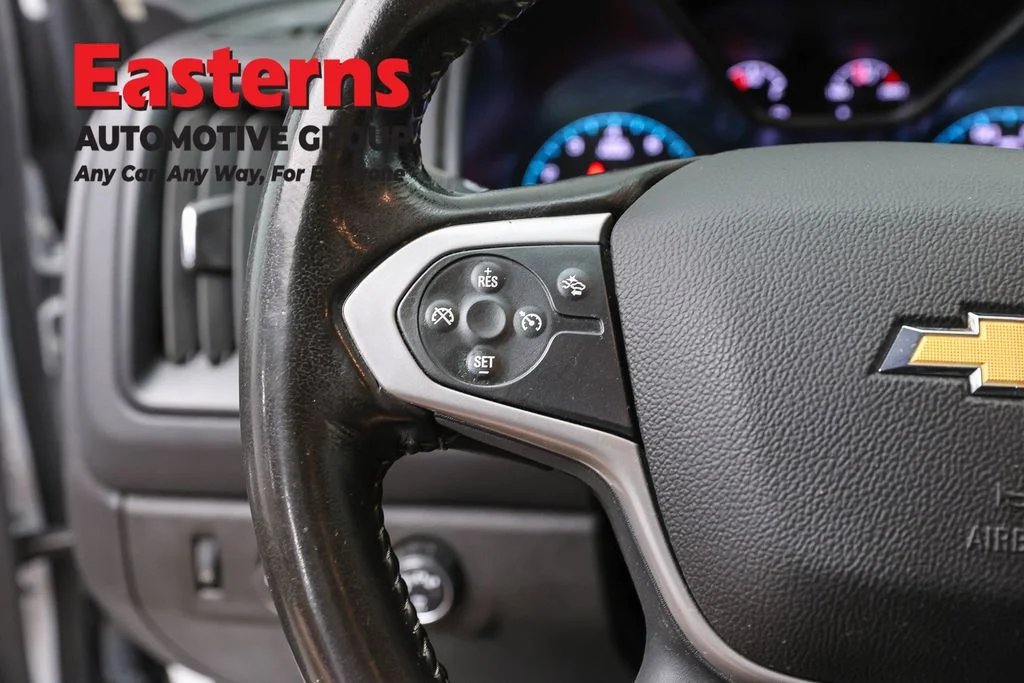 Used 2022 White Chevrolet LT image 14
