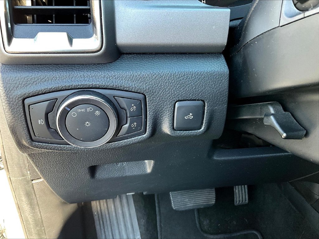 Used 2019 White Ford XLT image 18