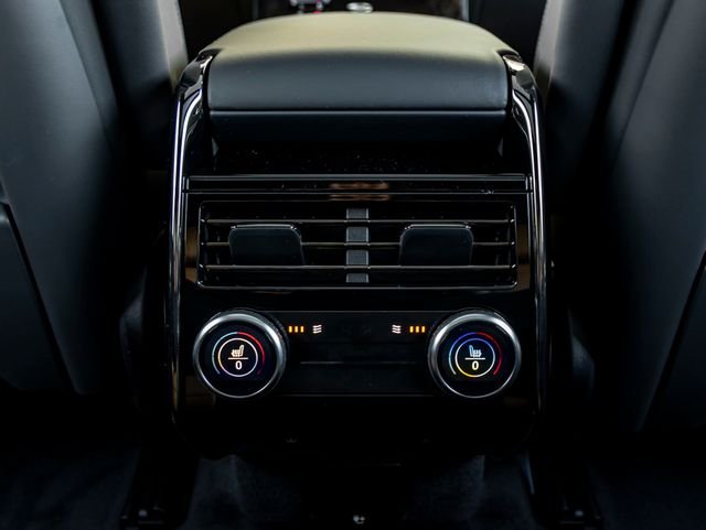 New 2026 Santorini Black Land Rover Dynamic SE image 26