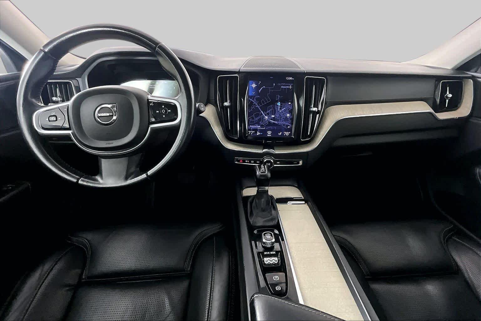 Used 2021 Bright Silver Metallic Volvo Inscription image 15