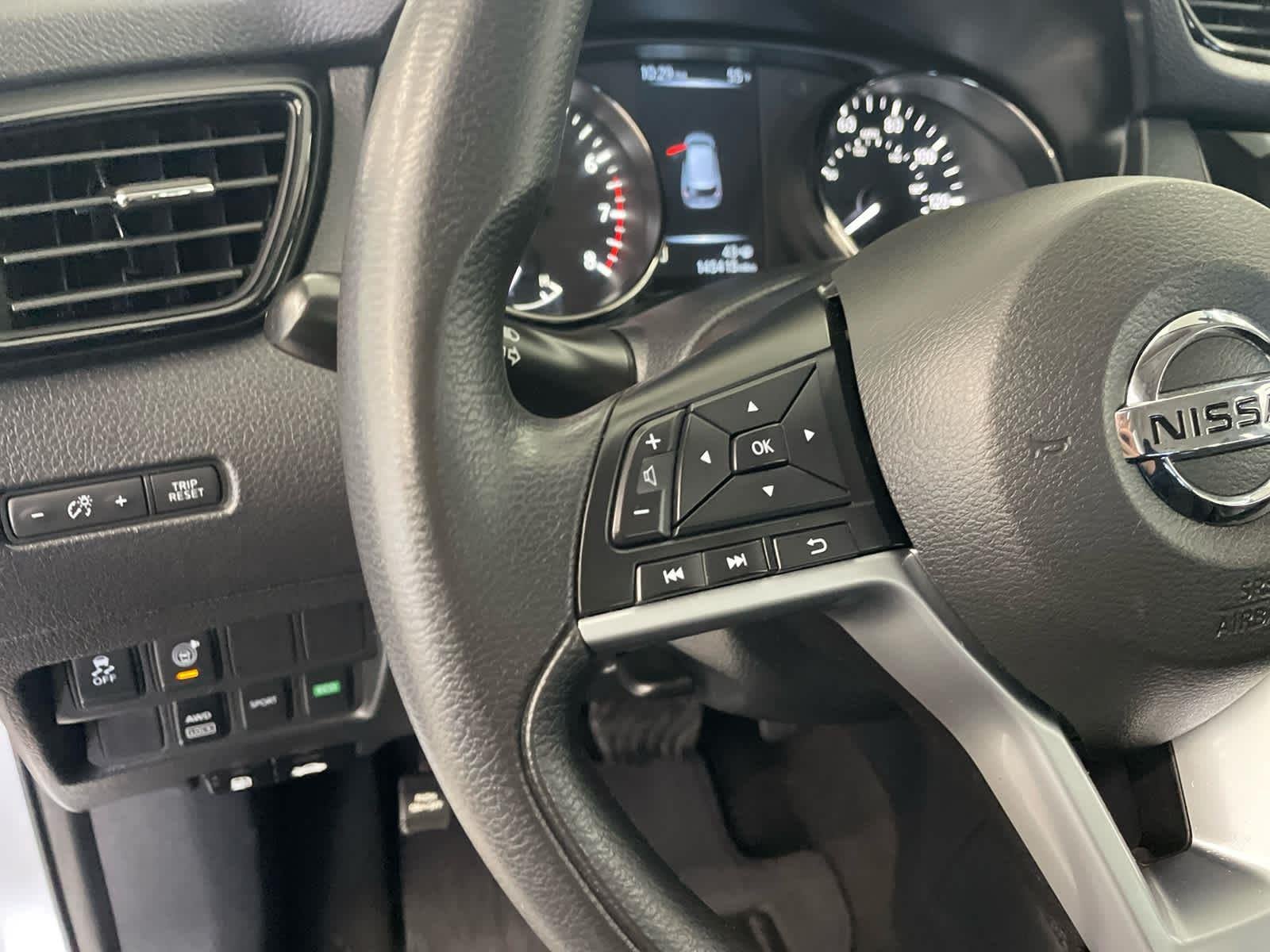 2017 Nissan Rogue S - Photo 18