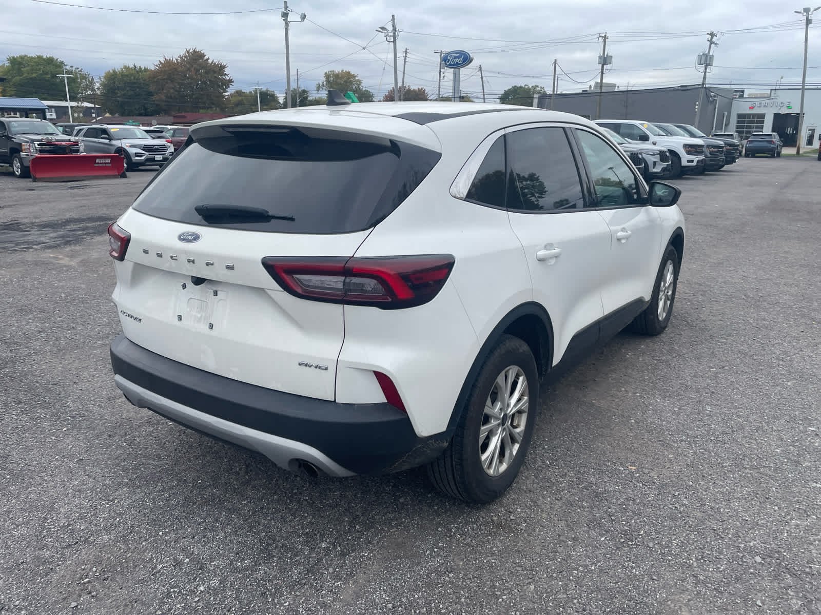Used 2023 Star White Metallic Tri-Coat Ford Active image 3