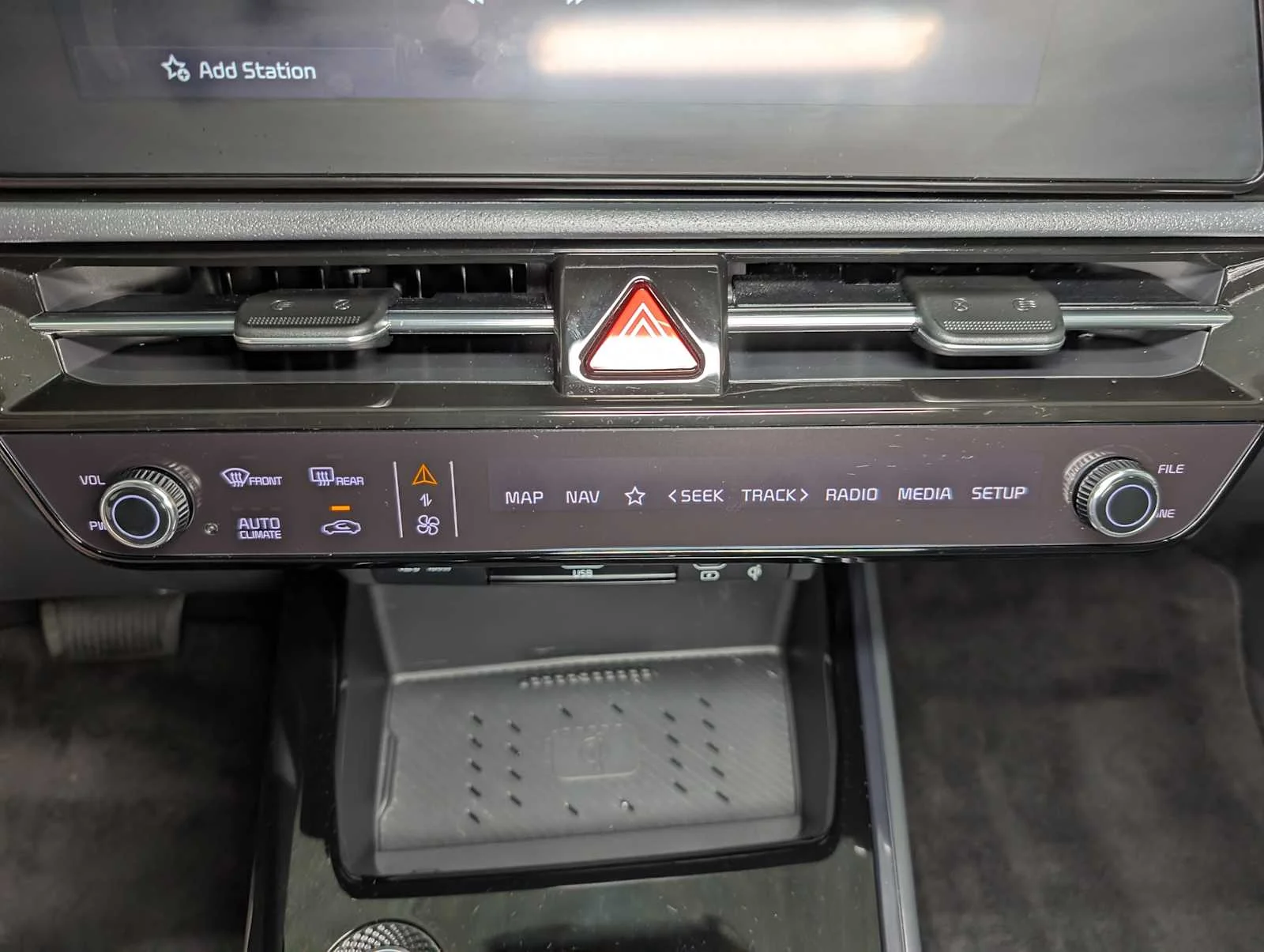 Used 2024 Snow White Pearl Kia EX image 30