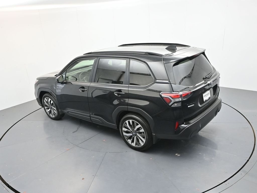 Used 2025 Crystal Black Silica Subaru Touring image 28
