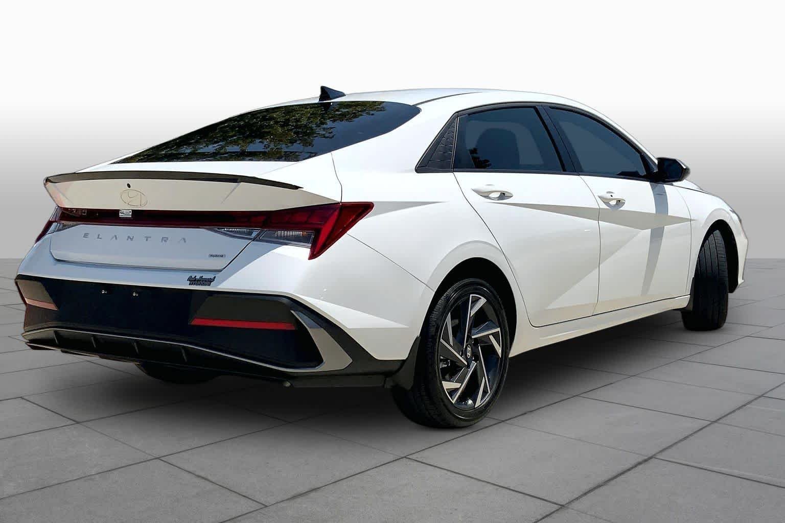 2025 Hyundai Elantra Blue - Photo 13