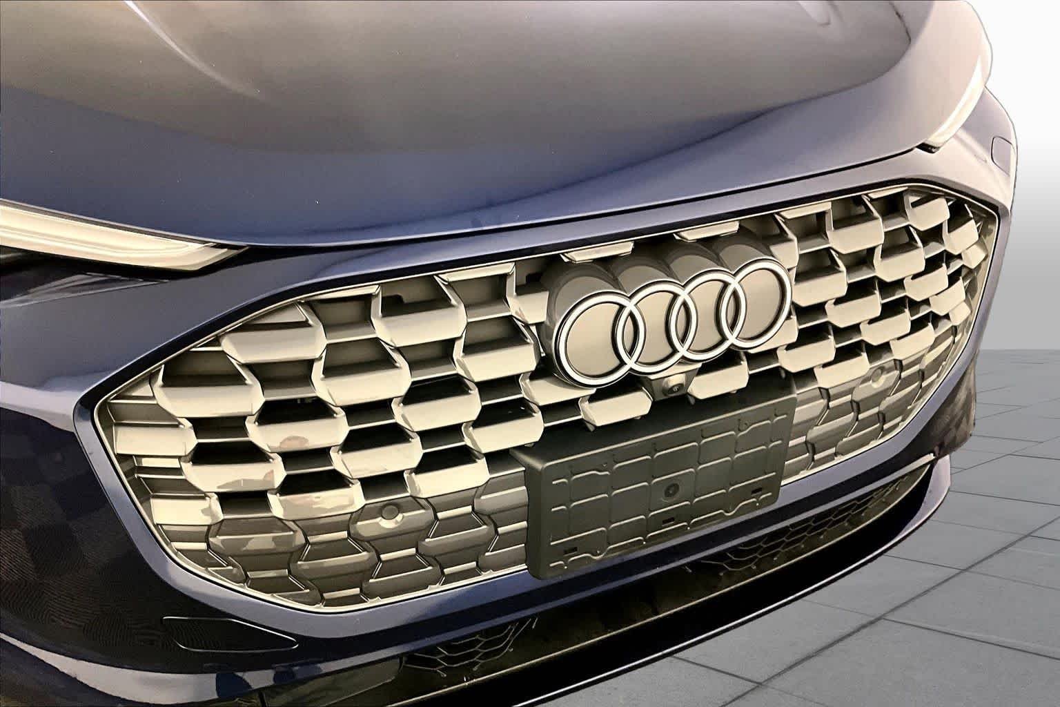 Used 2025 Navarra Blue Metallic Audi Premium Plus image 31