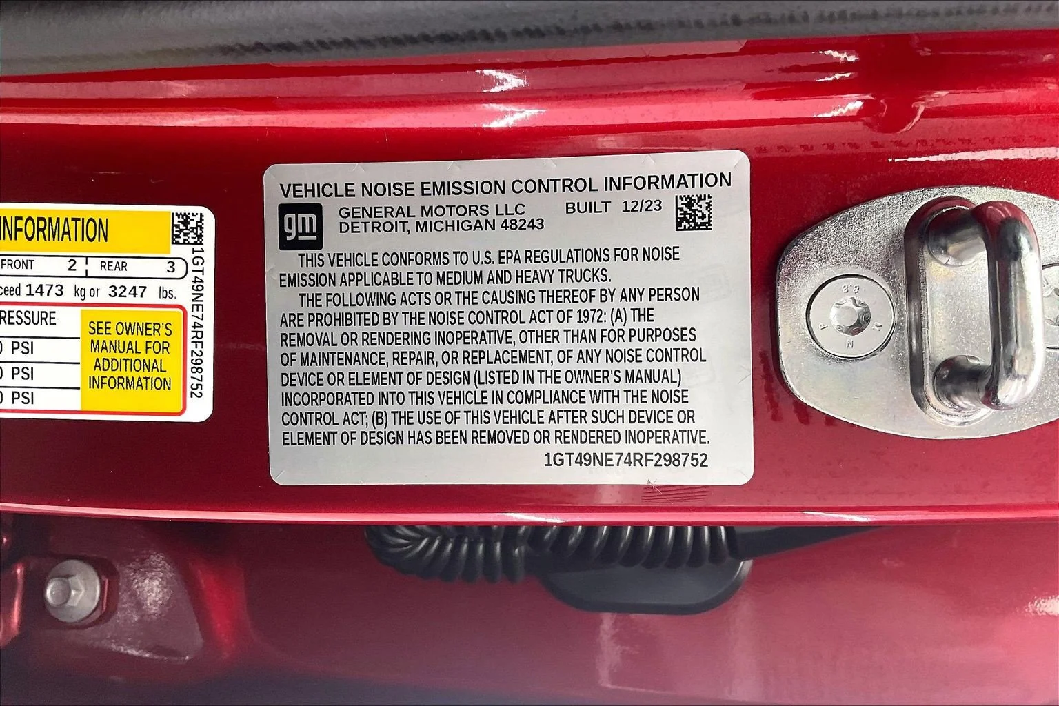 Used 2024 Volcanic Red Tintcoat GMC SLT image 33