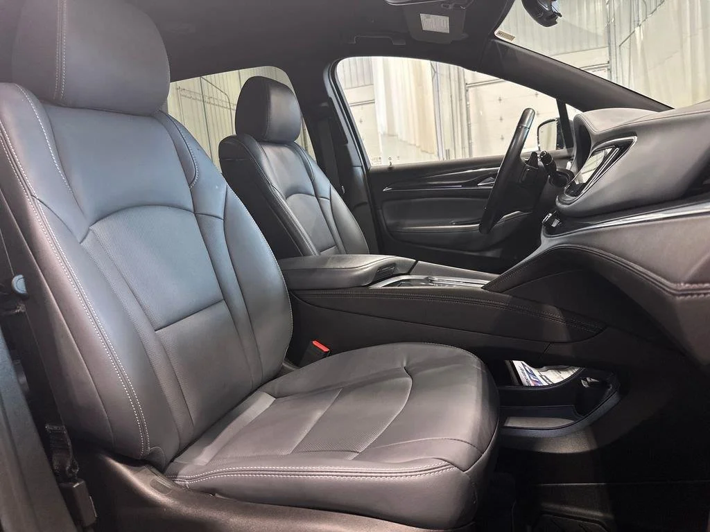 Used 2023 Ebony Twilight Metallic Buick Premium image 34