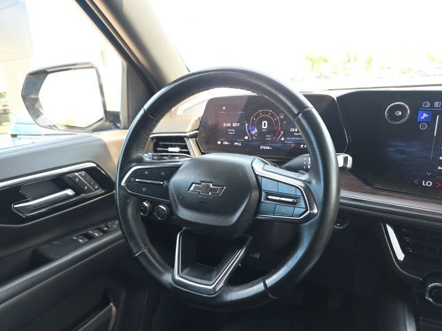 Used 2025 Gray Chevrolet Z71 image 19