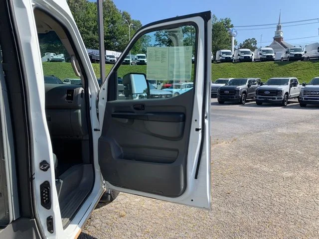 Used 2014 White Nissan S image 18