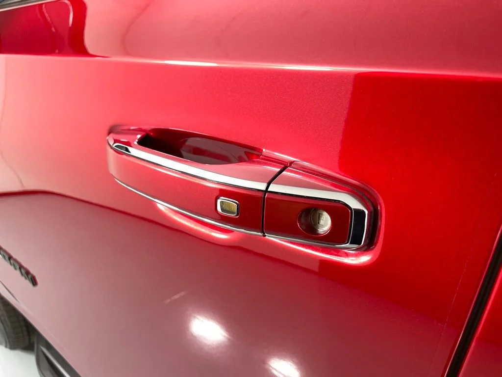 2025 Chevrolet Suburban Premier - Photo 17