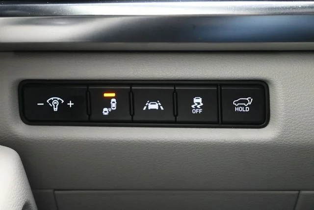 Used 2021 White Kia EX image 24
