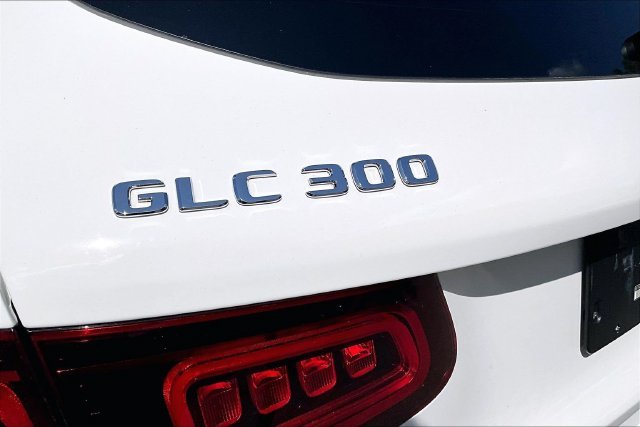 Certified Used 2022  Mercedes-Benz GLC 300 image 8