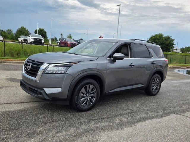 Used 2024 Gray Nissan SV image 3