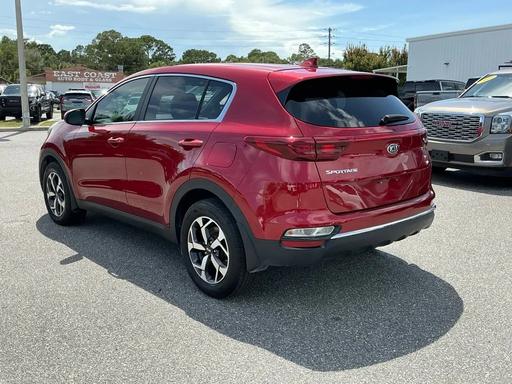 Used 2022 Red Kia LX image 6