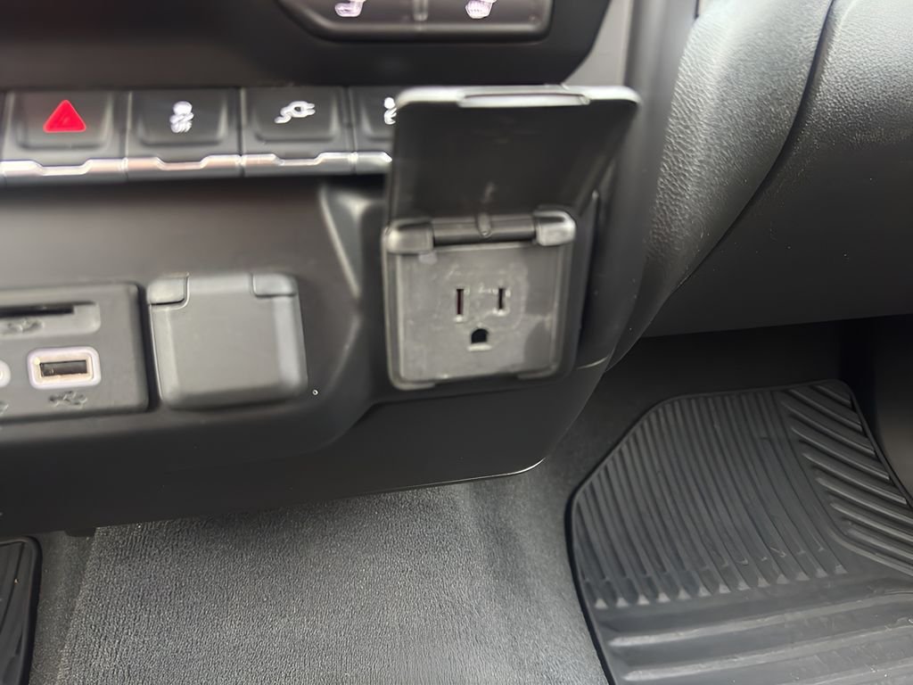 Used 2020 Summit White Chevrolet LT image 23